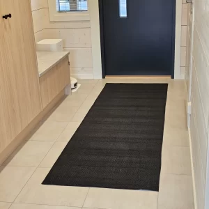 Linnea käytävämatto MUSTA